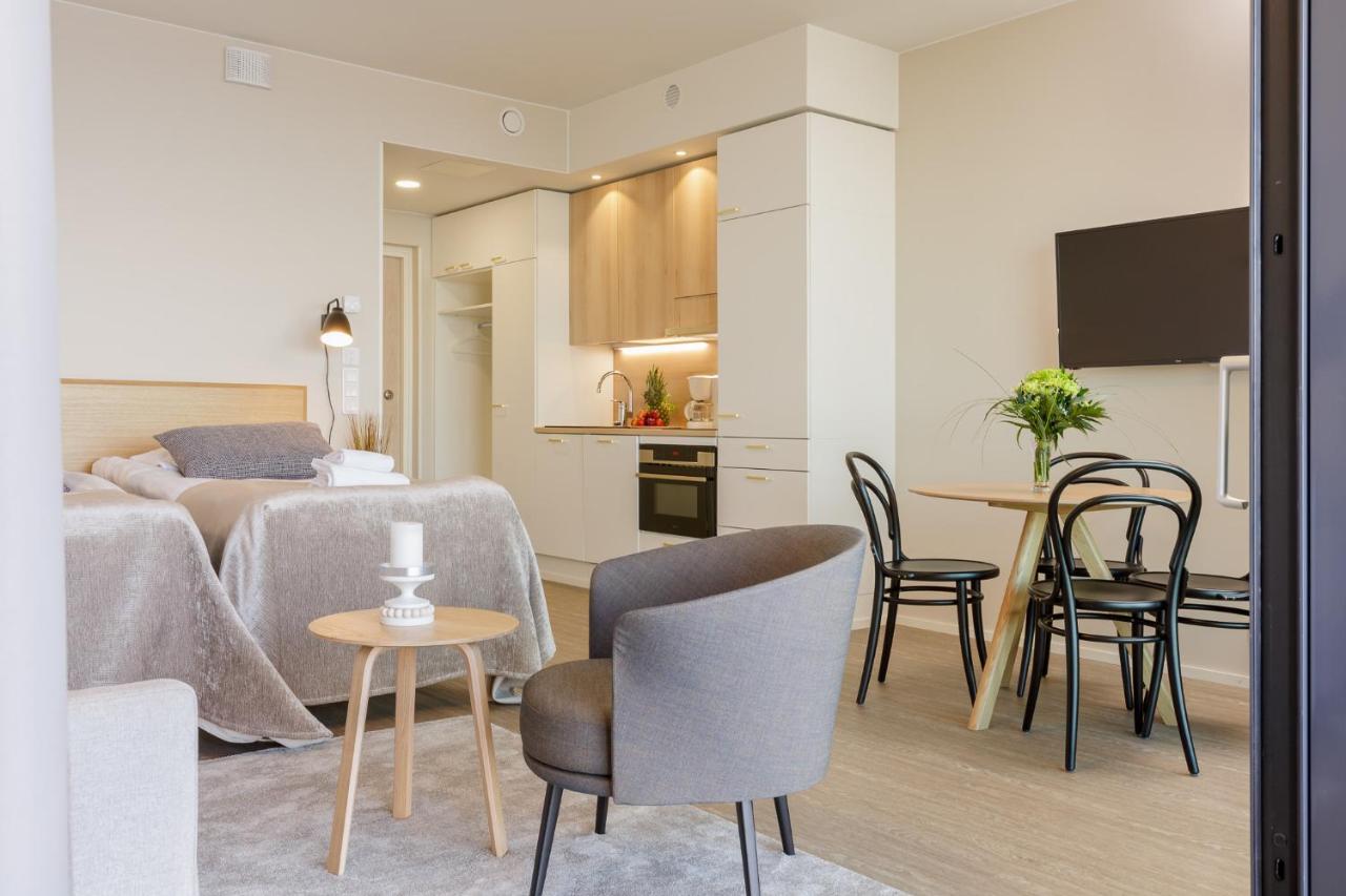 Marina Chalets Studios By Hiekka Booking - Sisaeltaeae Liinavaatteet Ja Loppusiivouksen Kalajoki Værelse billede