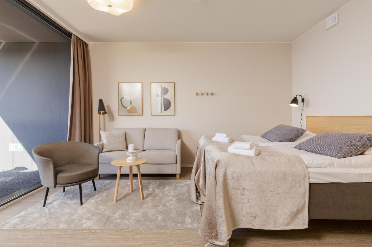 Marina Chalets Studios By Hiekka Booking - Sisaeltaeae Liinavaatteet Ja Loppusiivouksen Kalajoki Værelse billede